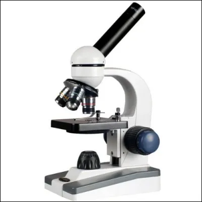 La vis micrométrique sert à faire une mise au point plus fine.