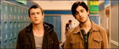 Comment s'appellent les m&eacute;chant dans le film?