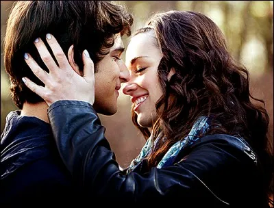 Scott tombe amoureux d'Allison. Qu'est-ce qui met en péril leur relation ?