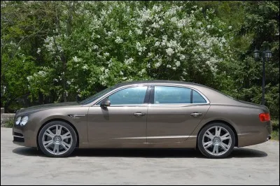 Quel est le modèle de cette voiture ?