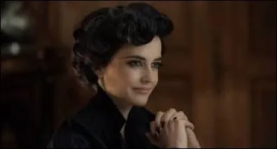 Quelle actrice française incarne le personnage de Miss Peregrine ?