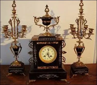 Que faisait l'horloge avant 1990, que fait-elle depuis ?