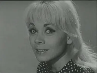 Qui est cette chanteuse ayant remport&eacute; le concours Eurovision de la chanson en 1962 avec la chanson "Un premier amour" ?