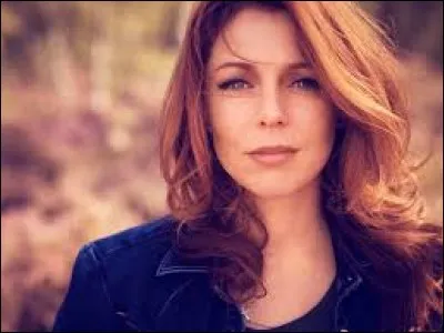 De quel pays est originaire la chanteuse Isabelle Boulay ?
