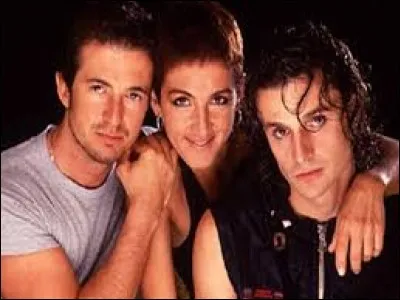 Complétez le titre de cette chanson de Mecano : "Une femme avec une...