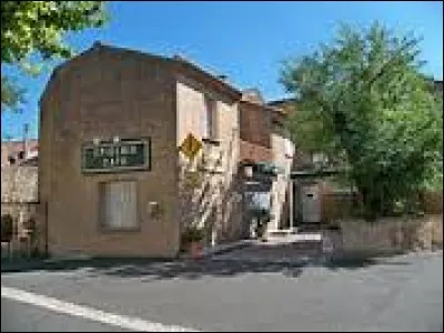 Uchaux est un village Vauclusien situé en région ...