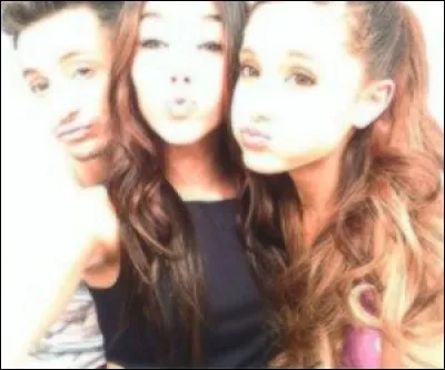 Qui apparaît dans son clip ''Melodies'' de Madison ?