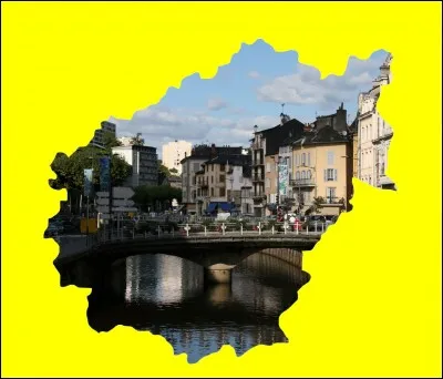 Capitale de la dentelle et de l'accordéon, ce chef-lieu est surnommé " La ville aux sept collines " ... .