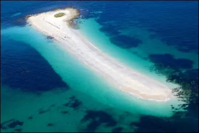 Combien d'îles composent l'archipel des Glénan ?