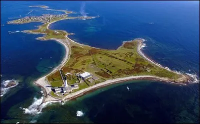 Quelle île s'appelait autrefois Sizun ?