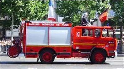 En France, de quelle couleur est généralement la bouche ou borne d'incendie ?