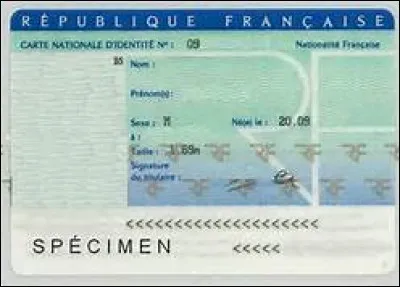 Depuis le 1er janvier 2014, quelle est la durée de validité d'une carte nationale d'identité en France pour une personne majeure ?
