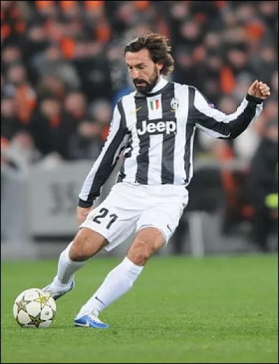 Dans quel club joue Pirlo ?