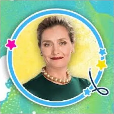 Comment s'appelle l'actrice qui interprète Sharon ?