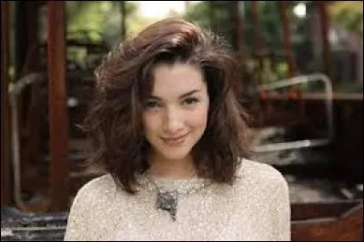 Comment s'appelle l'actrice qui interprète Flor ?