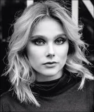 Comment s'appelle l'actrice qui interprète Ámbar (Ambre) ?