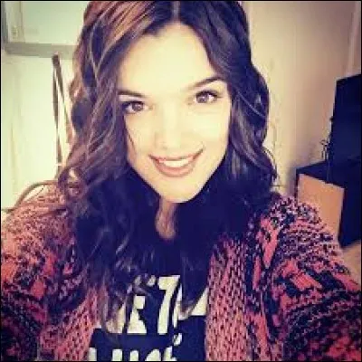 Comment s'appelle l'actrice qui interprète Delfina ?