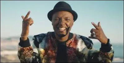 Dans cette chanson de 2016, Soprano nous annonce qu'il est ''En FEU'' ! Une voix soprano est...