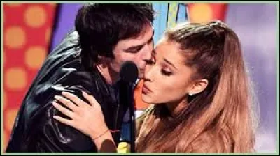 Avec qui sort-elle en ce moment (2016) ?