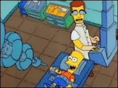 Avec quel argent Marge paye-t-elle l'opération pour enlever le tatouage de Bart ?