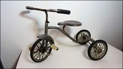 Moi, j'étais ton petit copain de l'époque et j'avais un véhicule que tu enviais ; parfois, bon prince, je te cédais le guidon !