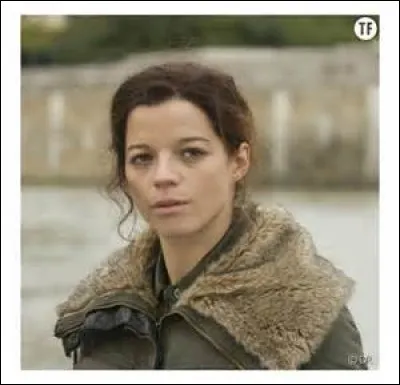 Comment se prénomme la soeur d'Adèle ?