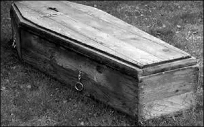 Quand quelqu'un t'annonce qu'une personne de sa famille est décédée, que lui dis-tu ?