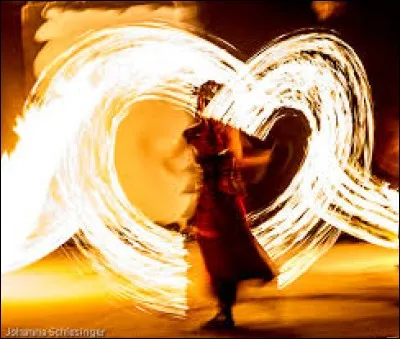 ''Play with FIRE'' est une superbe chanson de 1965 des Rolling Stones. Ce titre a été repris en solo par Nicola Sirkis du groupe :