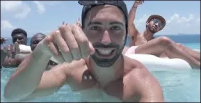 Laquelle de ces chansons n'est pas dans l'album "Dans la l&eacute;gende" ?