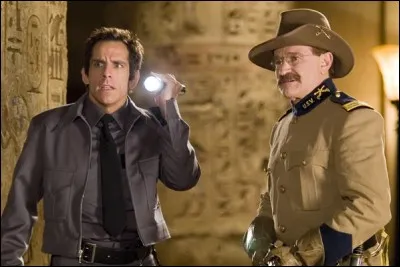 Qui joue le président Roosevelt dans "La Nuit au musée" ?