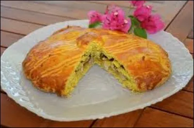 Quelle est cette préparation fourrée sucrée ou salée, que l'on prépare à La Réunion pour les fêtes de Noël ?