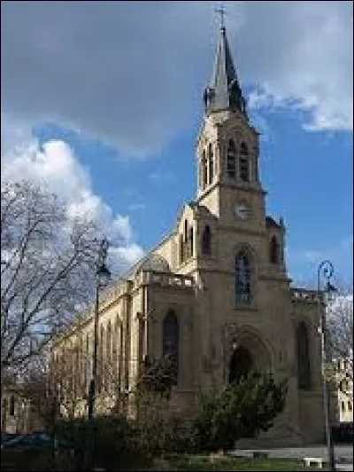 Voici l'église Sainte-Marguerite du Vésinet. Ville francilienne de l'arrondissement de Saint-Germain-en-Laye, elle se situe dans le département ...