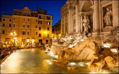 "Week-end rital, en bagnole de fortune Variette mélo à la radio Week-end rital, Paris est sous la pluie Bonheur, soupirs, chanson pour rire Chanson ritale, humm, chanson ritale pour une escale" : dans quelle ville italienne Etienne Daho passe-t-il son week-end ?