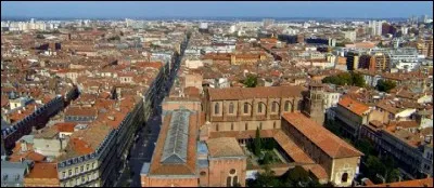 "Est-ce l'Espagne en toi qui pousse un peu sa corne"... Quelle est la ville que chante ainsi Claude Nougaro ?