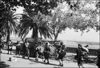 C'est la ville normande de Sainte-Mère-Église qui fut la première ville française libérée lors de la Seconde Guerre mondiale.