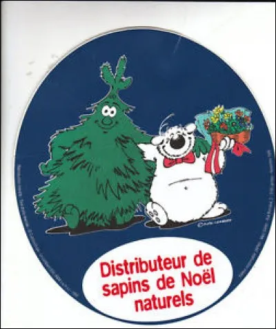 C'est Noël pour ce gros chien qui distribue les sapins !