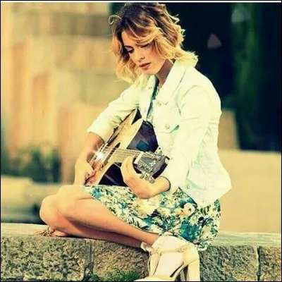 De quels instruments joue-t-elle ?