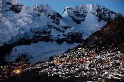 Perchée sur ses 5 100 mètres d'altitude, la (...) est la ville la plus haute du monde.