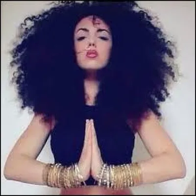 Dans une boîte de quel produit Shera a-t-elle mis sa tortue lors de sa mort ?