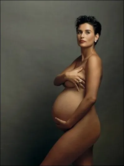 Pour quel magazine, Demi Moore a-t-elle pos&eacute;e nue et enceinte ?