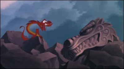 Comment s'appelle la statue détruite par Mushu ?