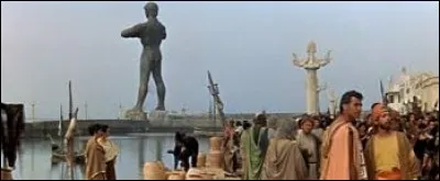 Le Colosse de Rhodes, sixième des sept merveilles du monde antique, n'existe plus de nos jours.