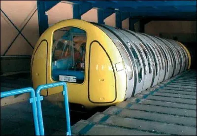 &Agrave; lui seul, il peut transporter jusqu'&agrave; 3000 personnes par heure et vous propulser &agrave; 3032 m d'altitude &agrave; une vitesse de 12 m/seconde. O&ugrave; se situe le funiculaire Perce-Neige ?