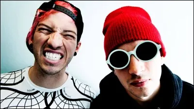 Comment s'appelle l'ex petite amie de Josh Dun (actrice Disney) ?