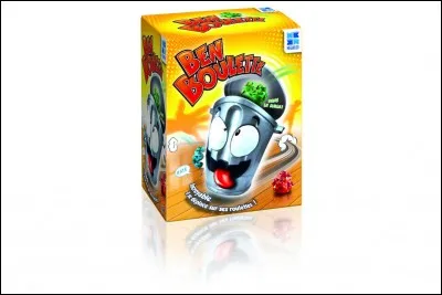 Certaines poubelles ont des roues.