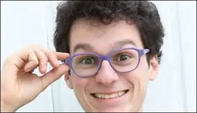 Comment se prénomme le premier candidat éliminé ?