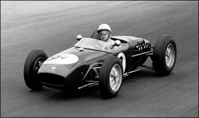 Quelle monoplace pilote-t-il pour ses débuts en Formule 1 en 1960 ?