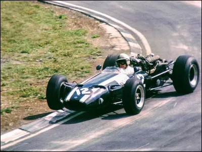 Combien de victoires en Grand Prix, comptant pour le championnat du monde, remporte-t-il dans sa carrière ?