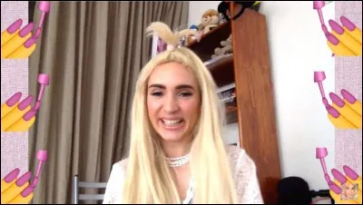 Comment s'appelle sa chaîne secondaire où elle parodie les vidéos des youtubeuses "beauté" ?