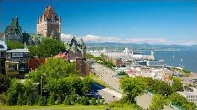 Que désigne la périphrase ''La Belle Province'' ?